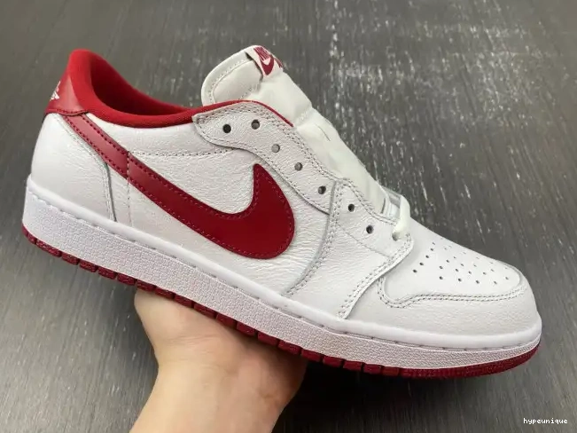 HYPE Low Red Jordan Varsity 1 705329-101 White Retro 0518